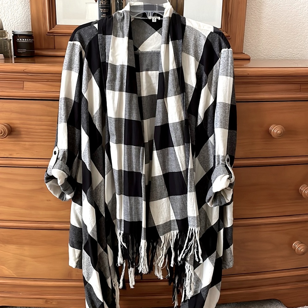Beautiful open front draped shirt jacket with roll up sleeves